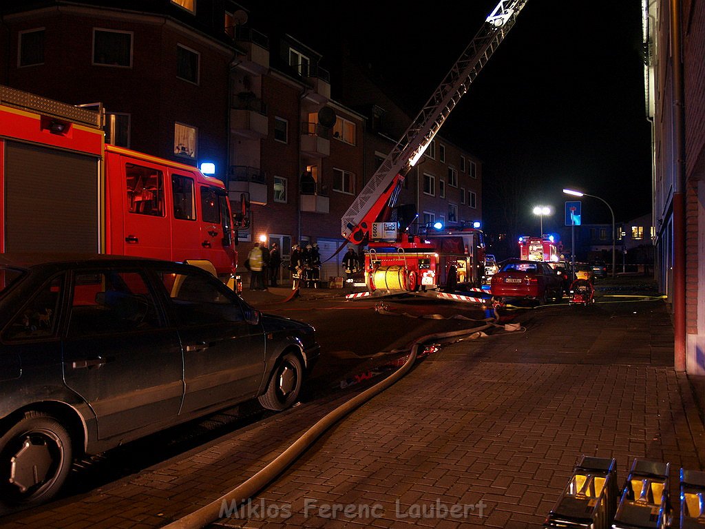 Feuer 3 Koeln Hoehenberg Bochumerstr 058.JPG